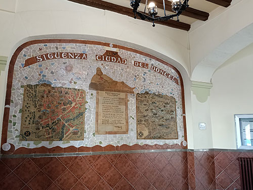 Mural de la estación de trenes de Sigüenza